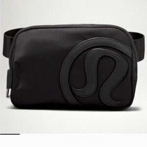 RARE Lululemon Everywhere Belt Bag Deluxe Edition 3D logo Black